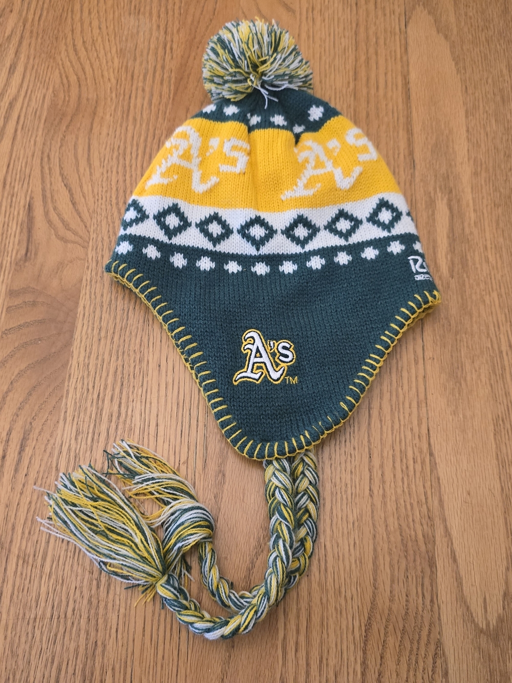 Oakland Athletics A’s Winter Knit Pom Beanie Ear Flap Hat Green Yellow